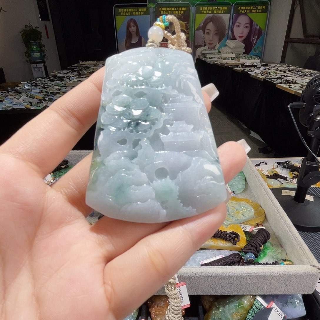 颈饰未镶嵌翡翠一