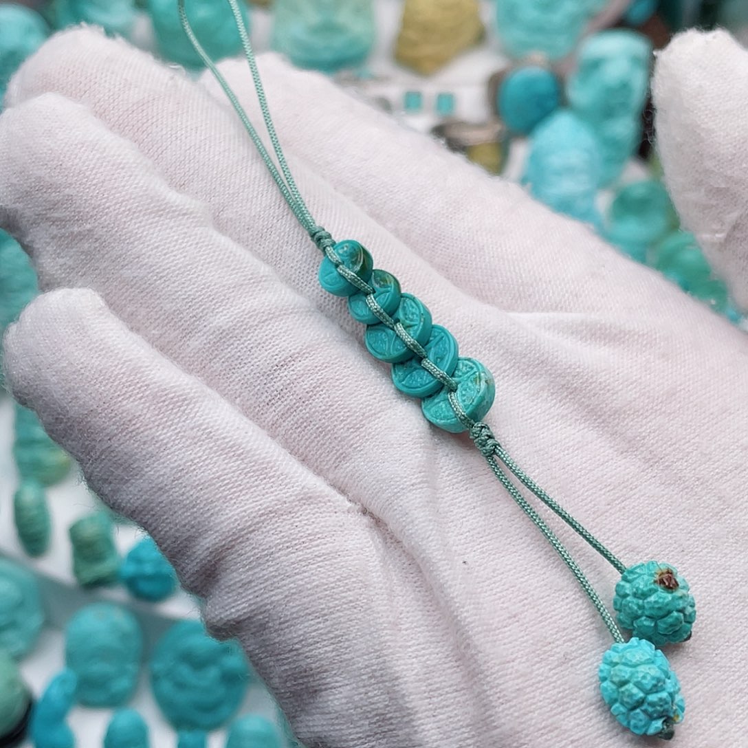 绿松石未镶嵌颈饰