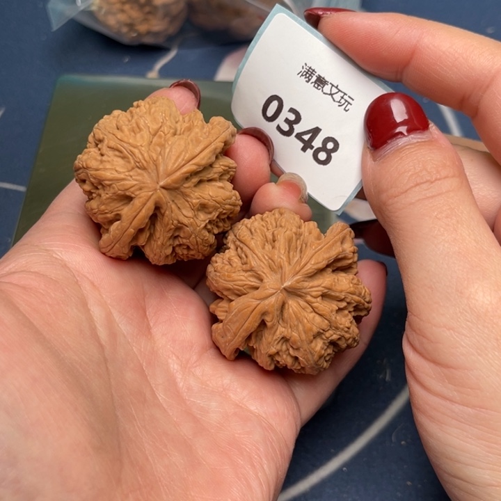 文玩核桃把件粗筋42