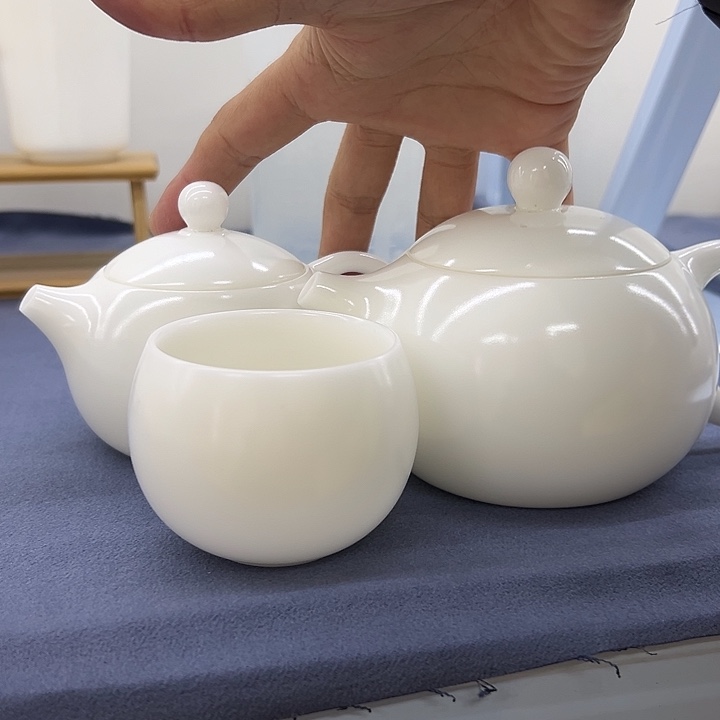 ✎****冲德化冰种玉瓷西施壶