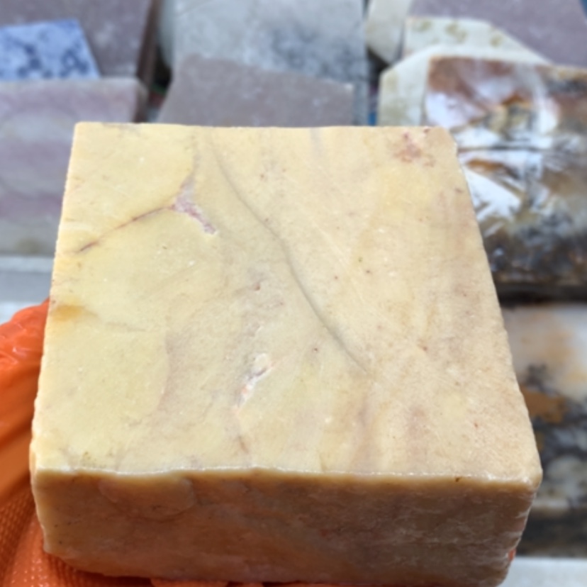 【闪购商品】未镶嵌手镯石英岩玉蟹黄酱