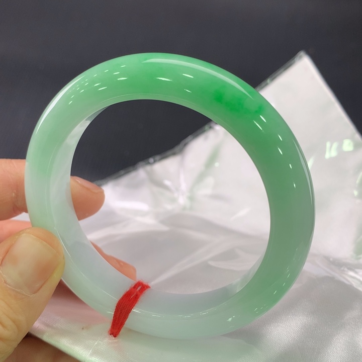 翡翠未镶嵌手镯正圈53-54