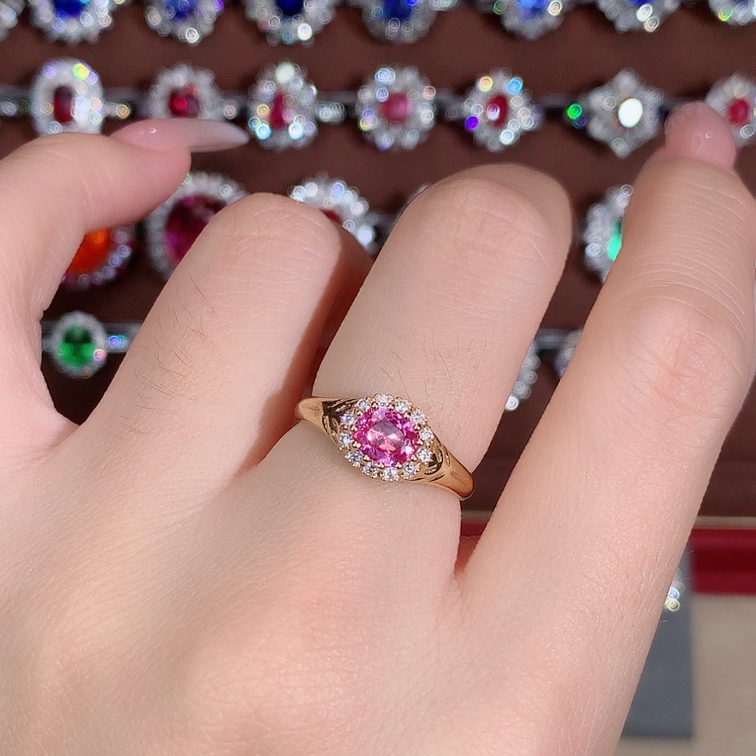 彩色蓝宝石戒指18K金镶嵌0.6ct/天然宝石/七天无理由