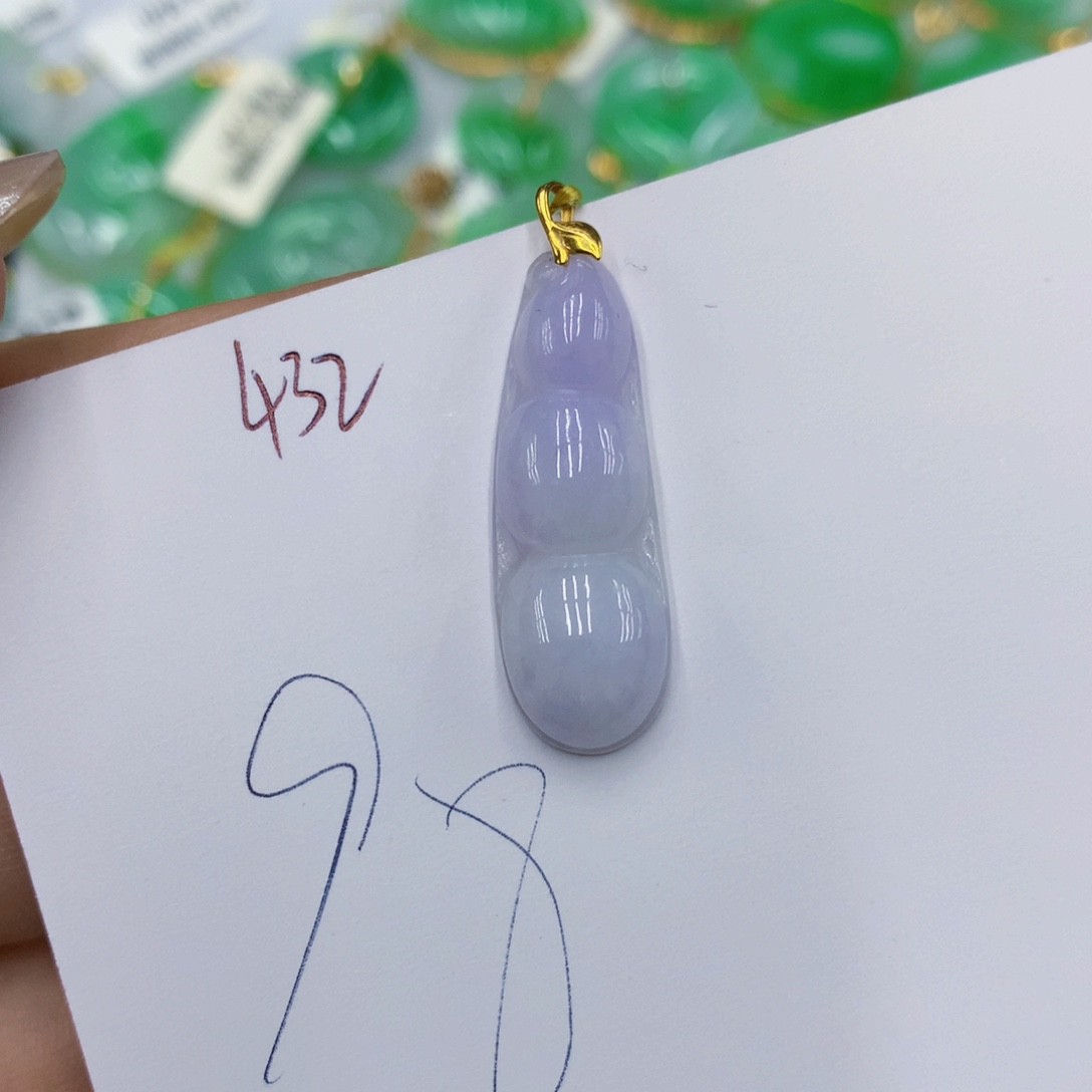 翡翠18K金镶嵌颈饰翡翠