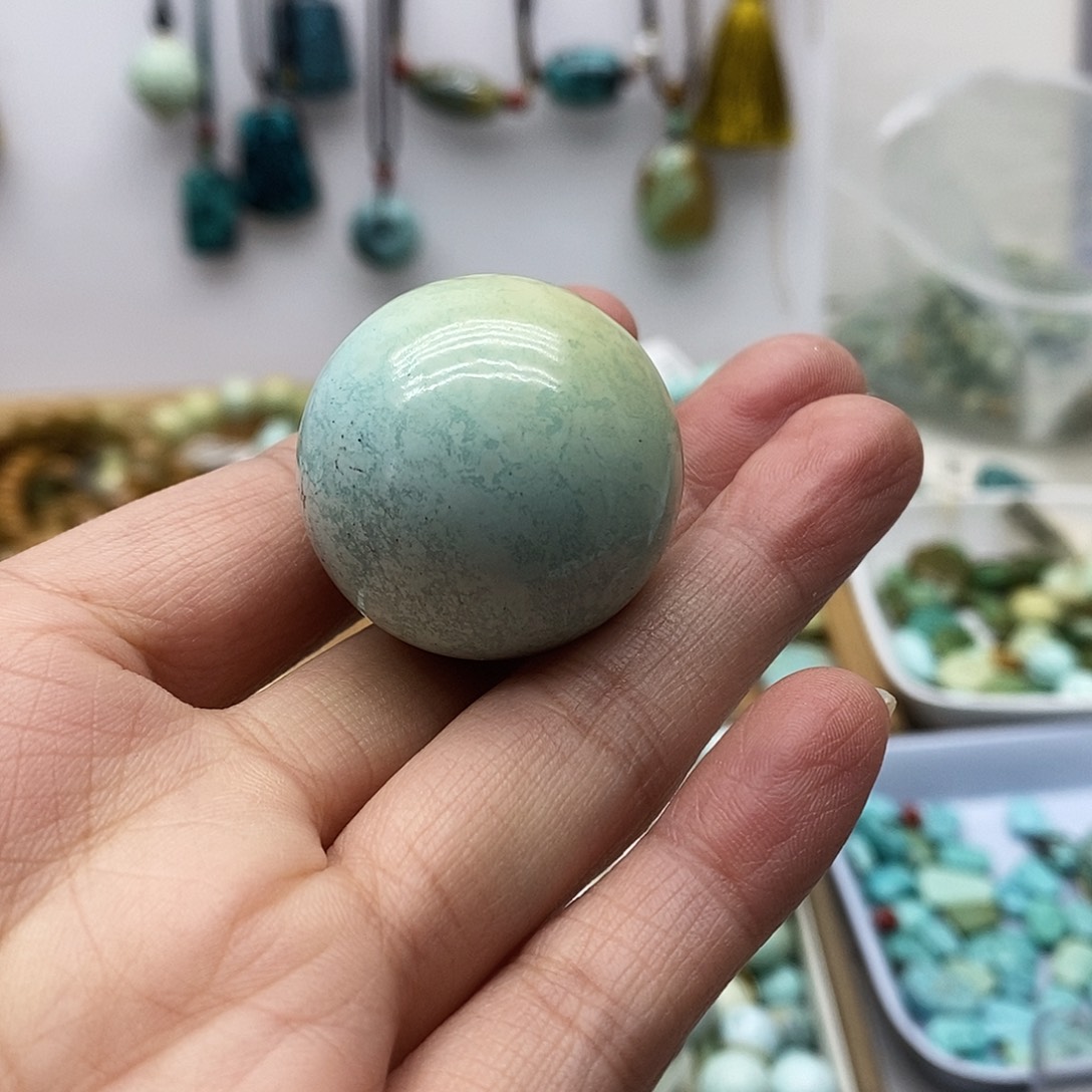 绿松石未镶嵌颈饰