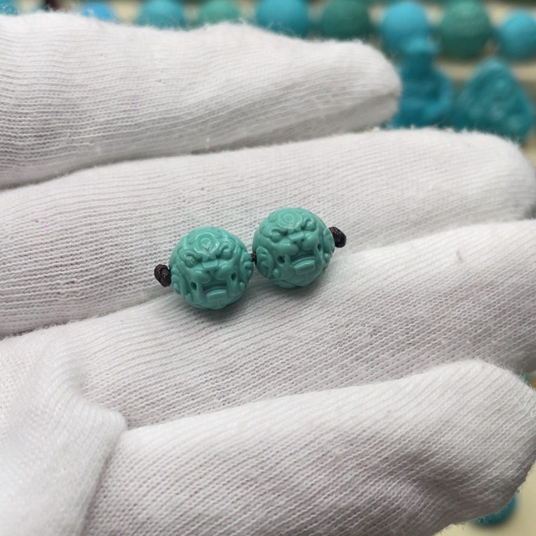 绿松石未镶嵌颈饰卡9.3