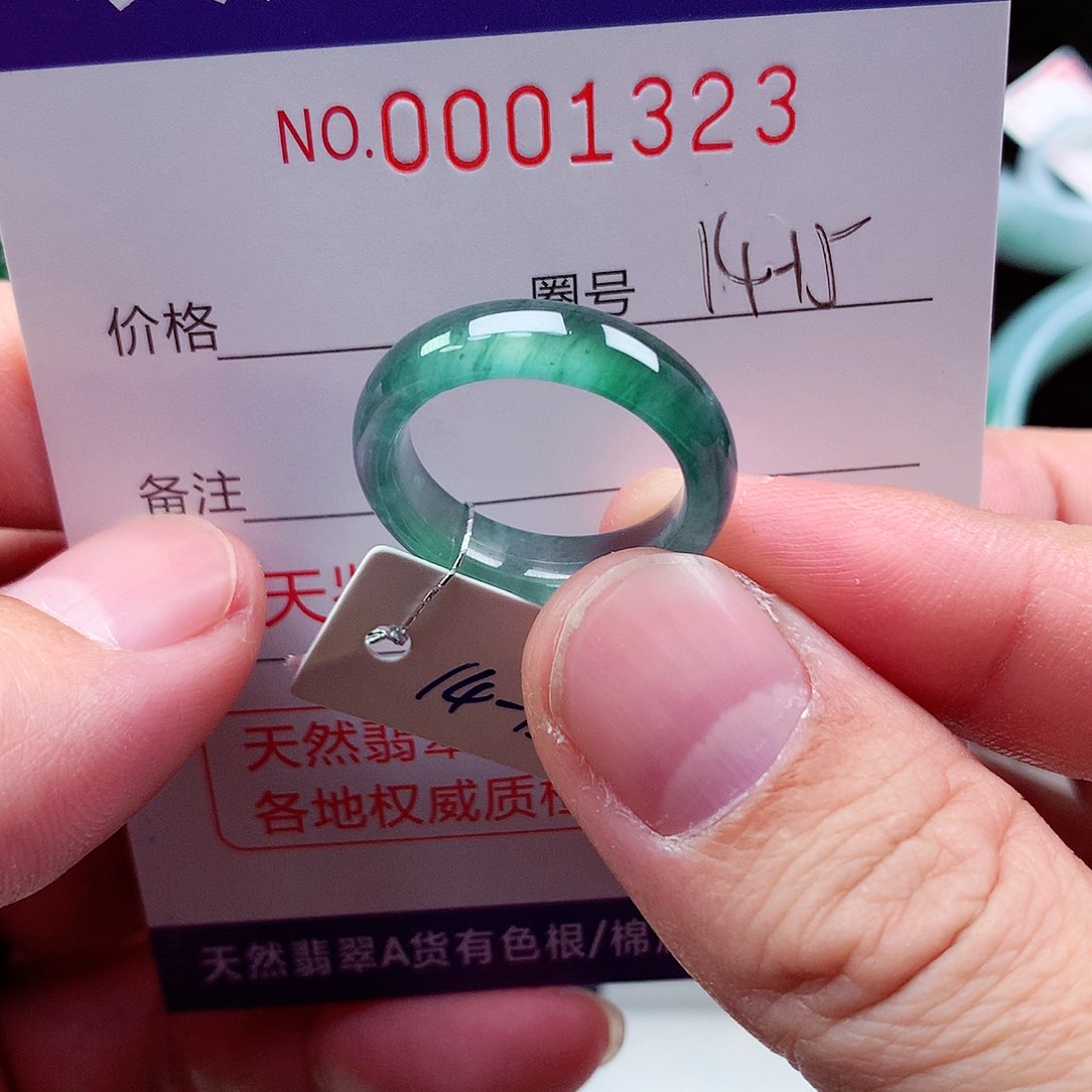 【闪购商品】翡翠戒指未镶嵌磊*?天然