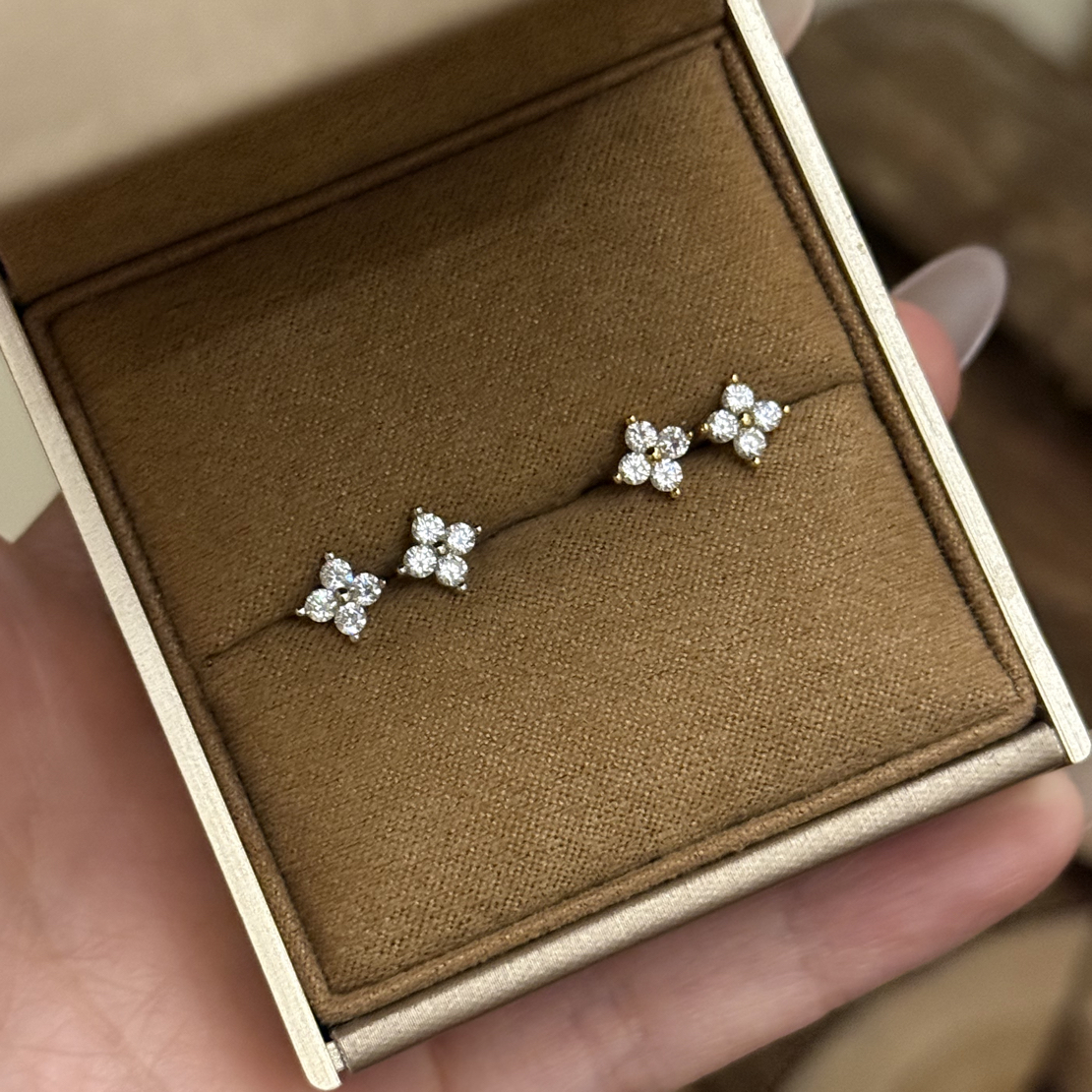 925银耳饰 精致百搭四叶花闪锆耳钉