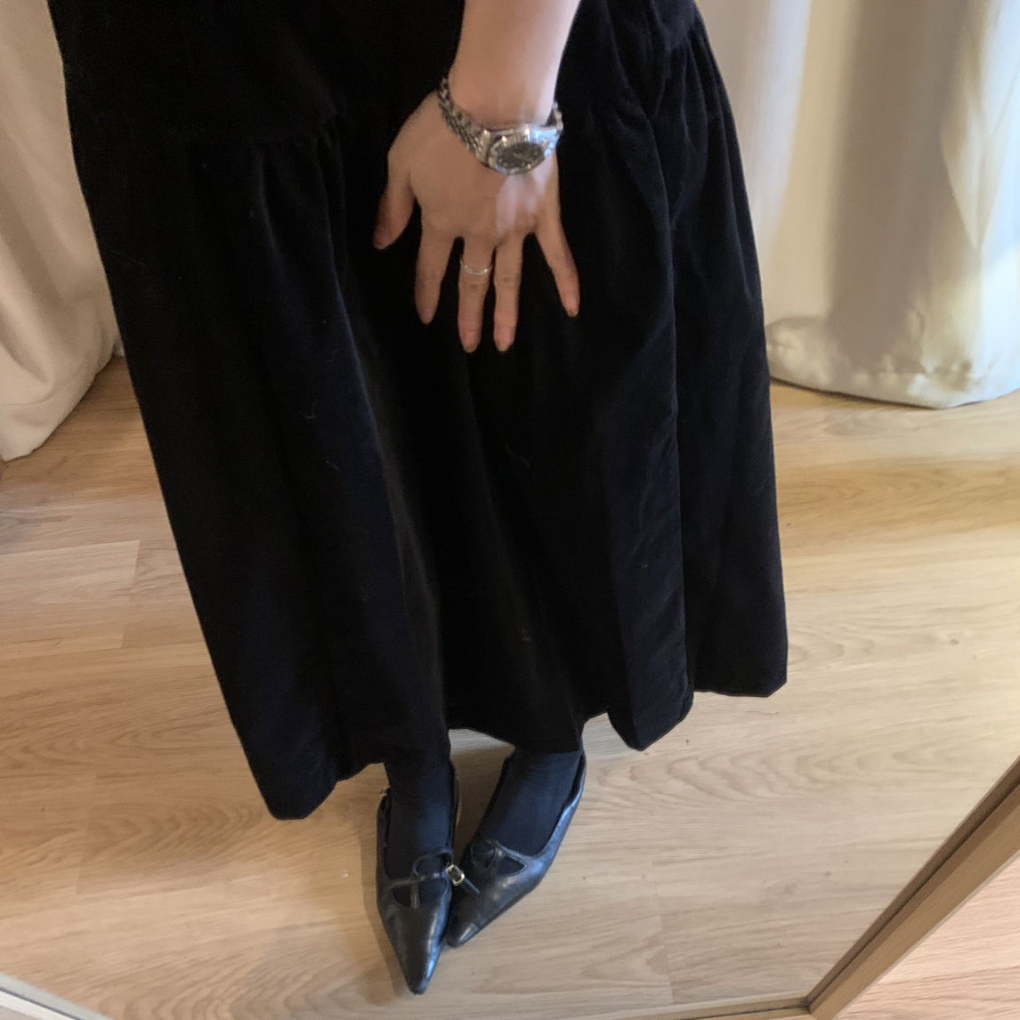 温柔本命裙 高腰丝绒半身裙女秋冬黑色松紧腰垂感百褶A字裙