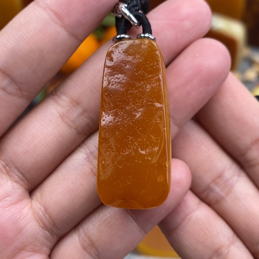 琥珀吊坠(赠链)未镶嵌