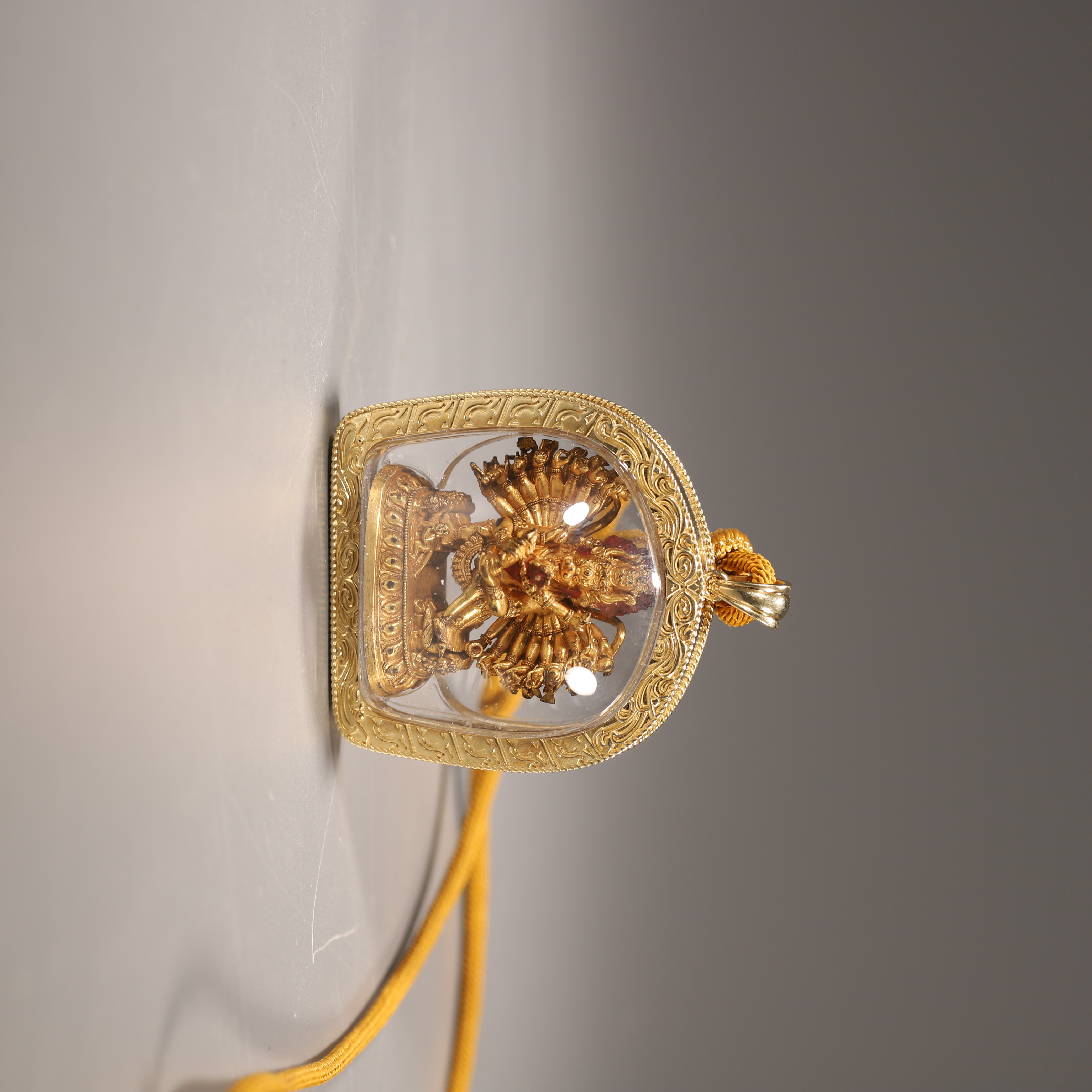 Lot18清代 鎏金大威德吊坠