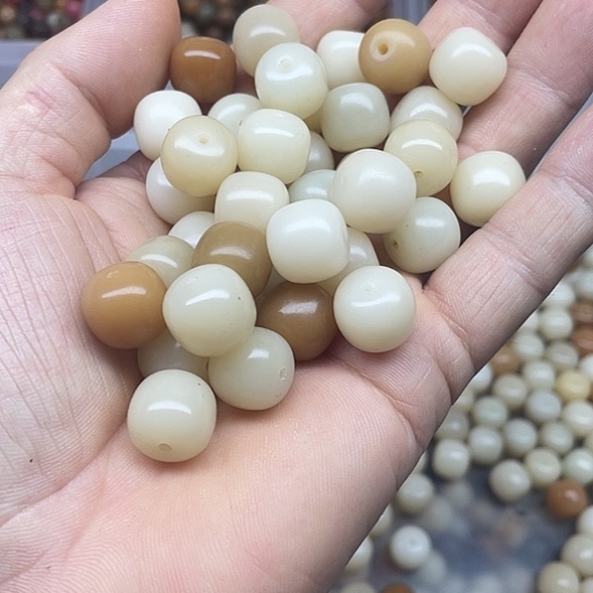 白玉菩提吊坠14三色桶30颗➕灯牌的30颗