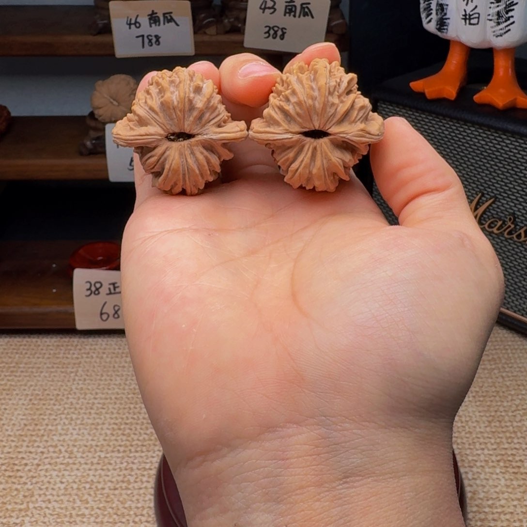 文玩核桃把件4107楼子