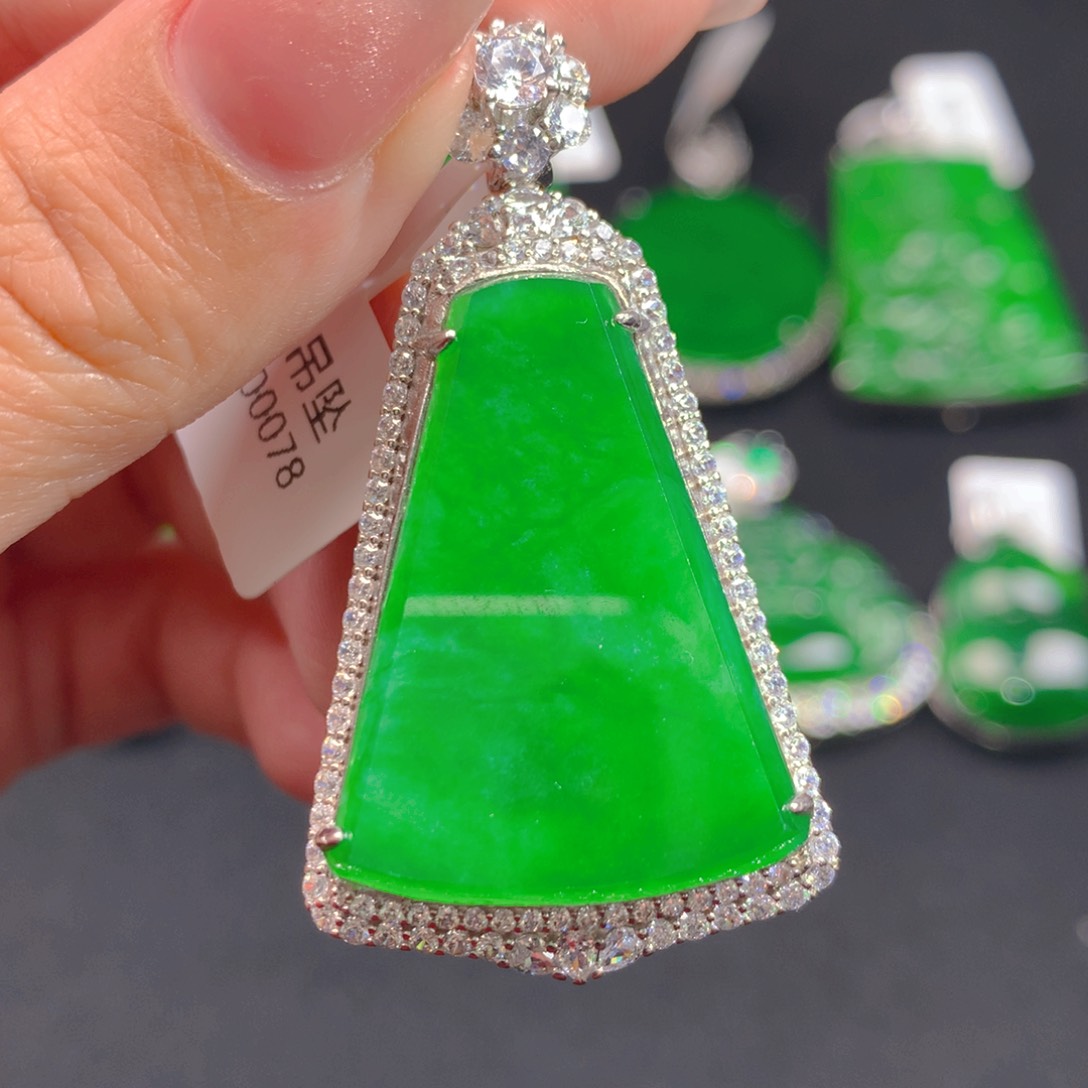 翡翠颈饰银S925镶嵌111111111