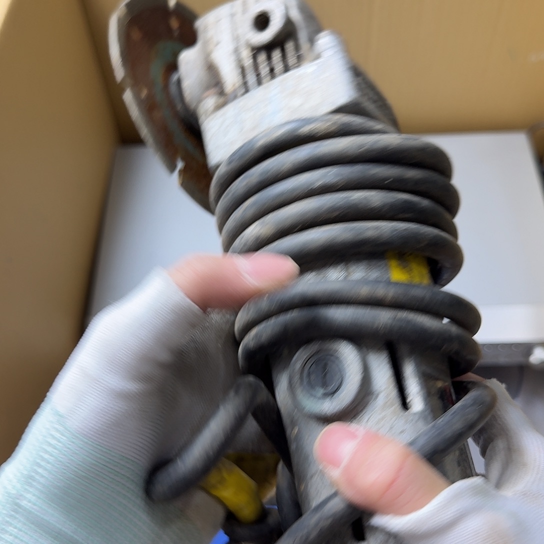 零**造中古商品，瑕疵品，不保好坏。976