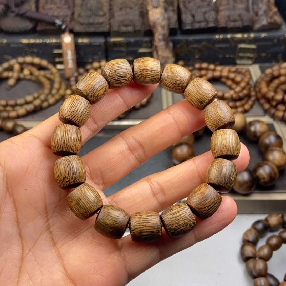 沉香手串?**生越南芽庄白棋楠