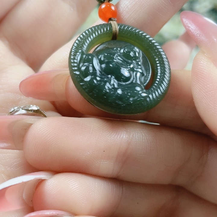 颈饰未镶嵌和田玉