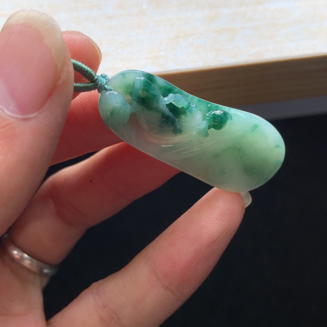 翡翠未镶嵌颈饰吊坠