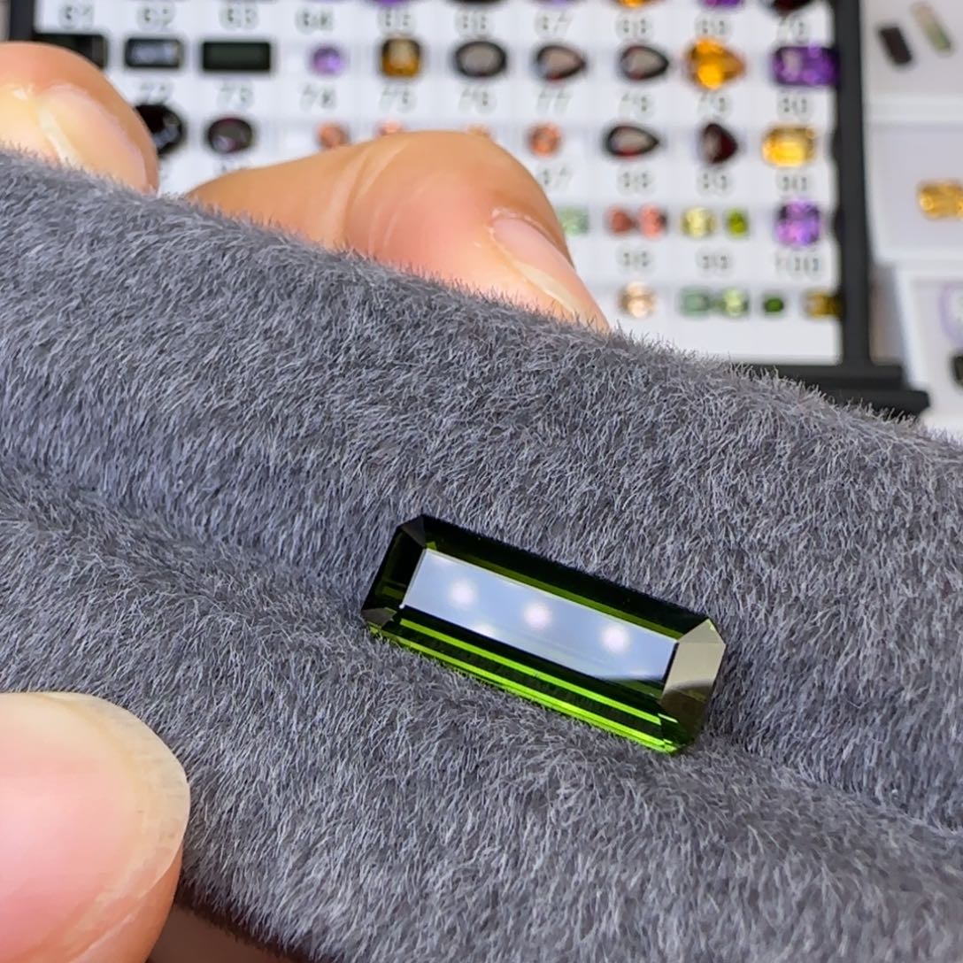 碧玺未镶嵌珠宝半成品天然4.1克拉