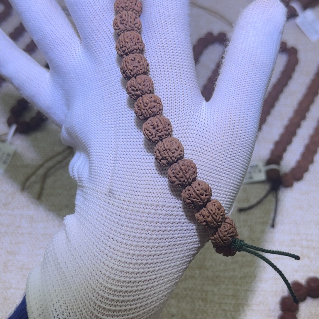 金刚菩提手串凹底梅花12mm手持