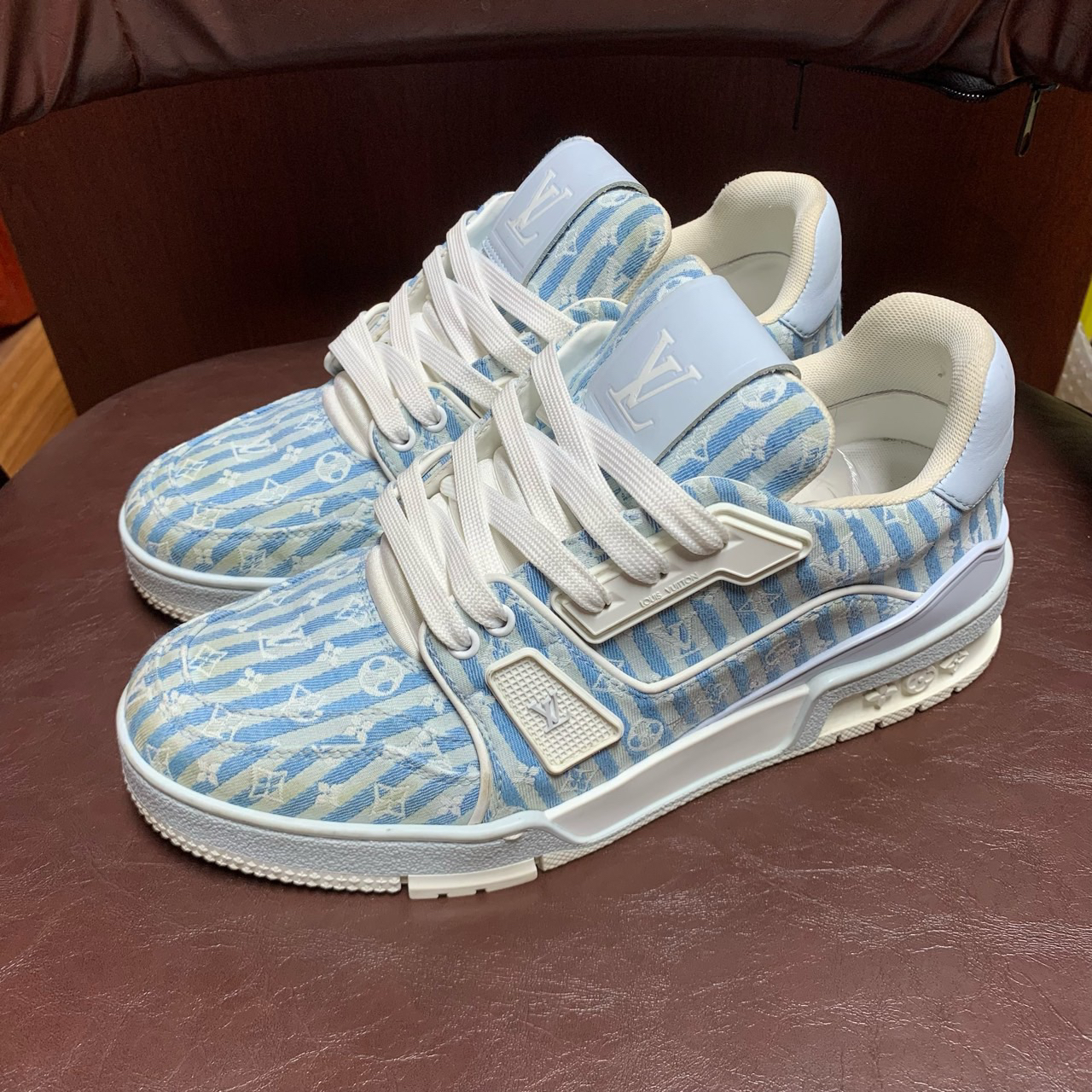 Lv Trainer 蓝白条纹 5.5码原盒配件 成色很新