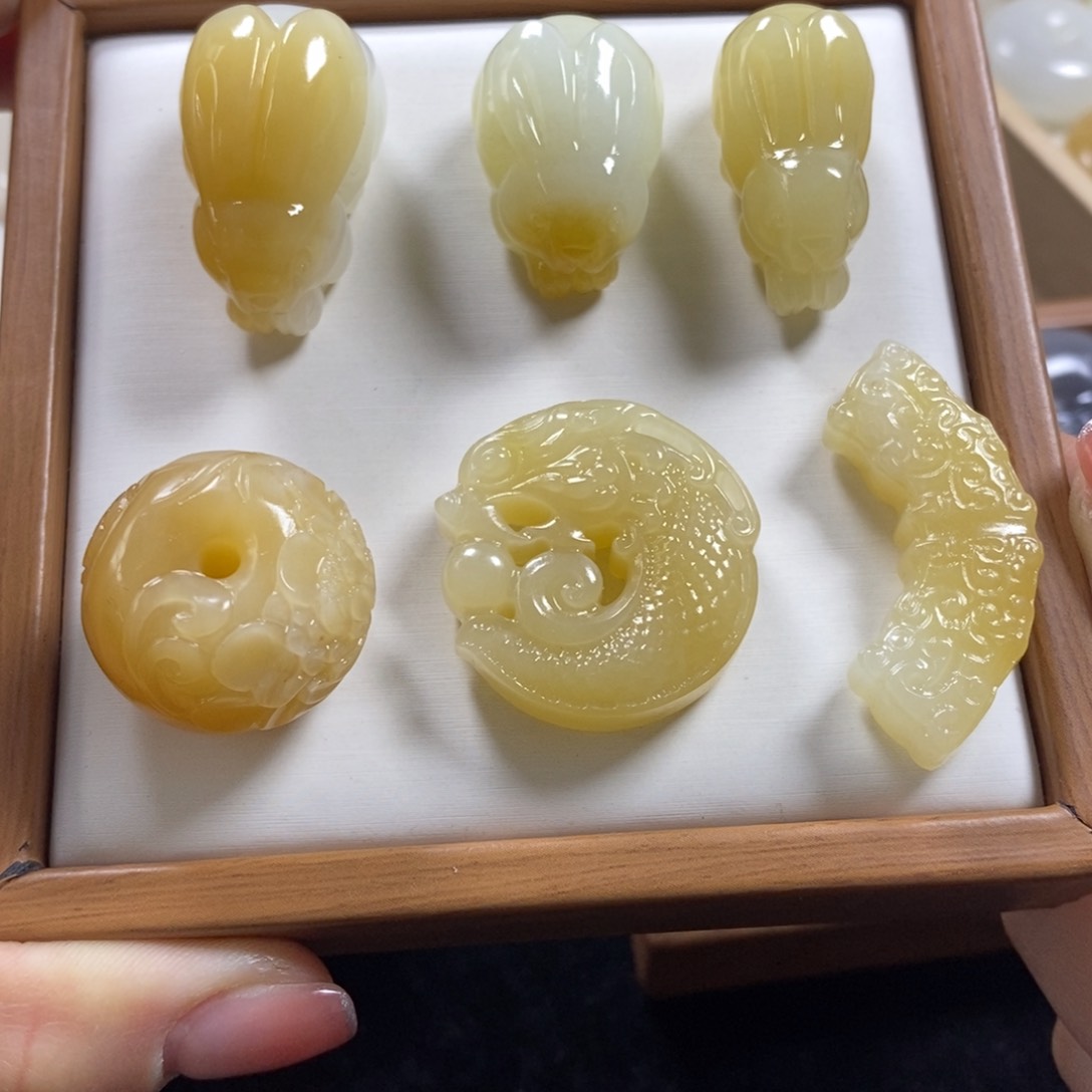 【闪购商品】和田玉吊坠（上新）未镶嵌