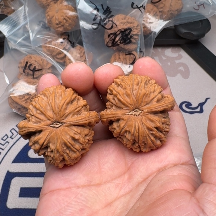 桃核吊坠水龙纹44尺29