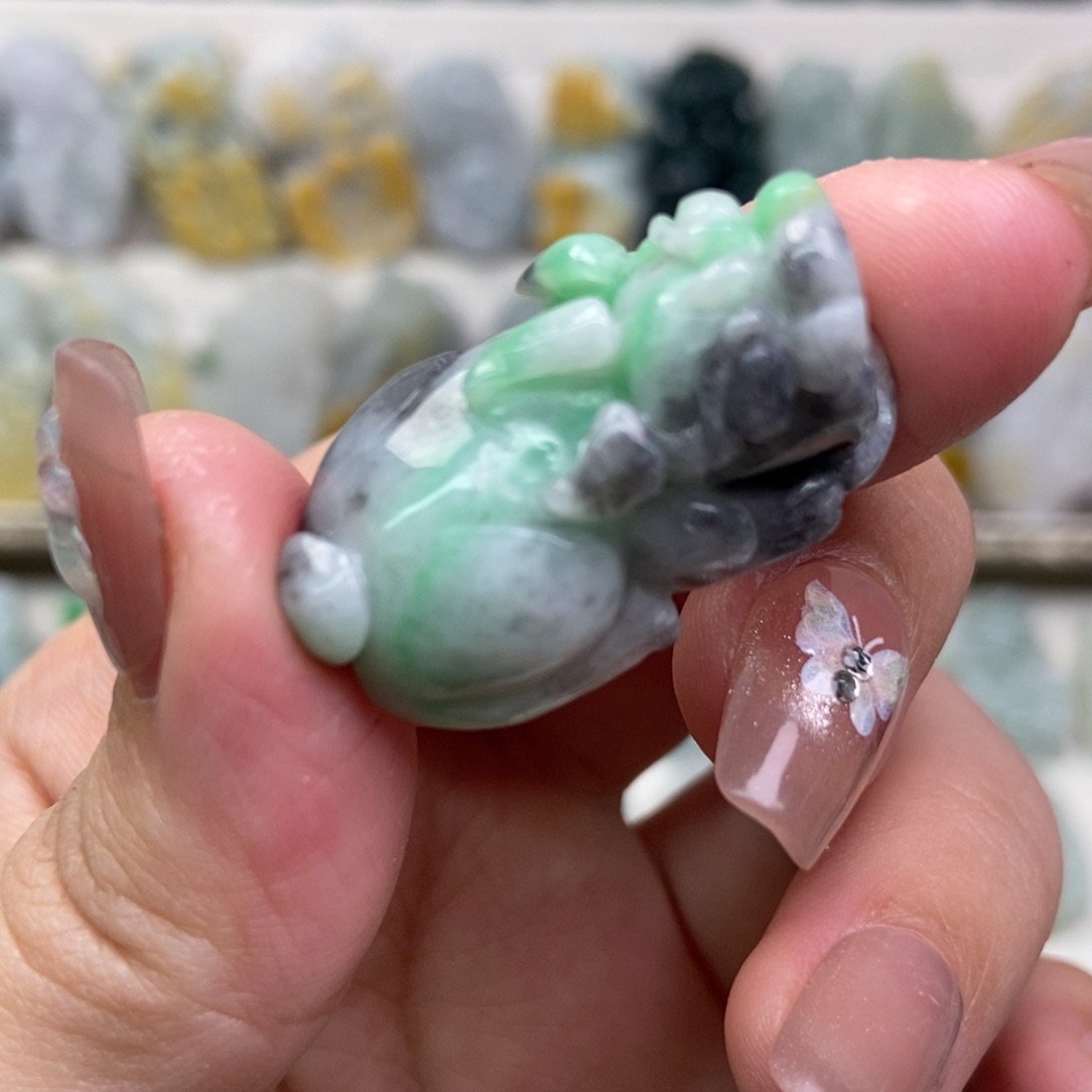 翡翠吊坠(赠链)未镶嵌