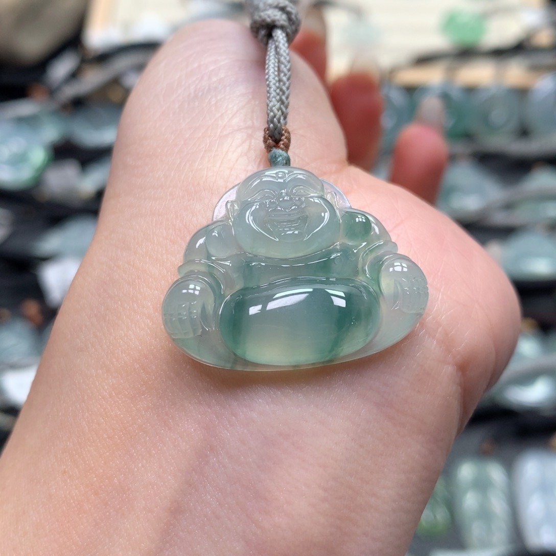 翡翠颈饰未镶嵌佛公