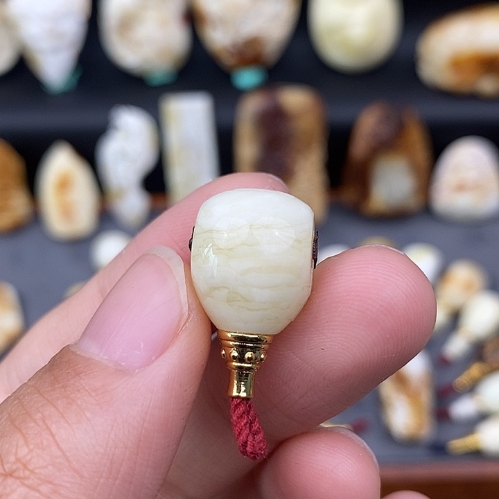 未镶嵌琥珀裸石12三通a417