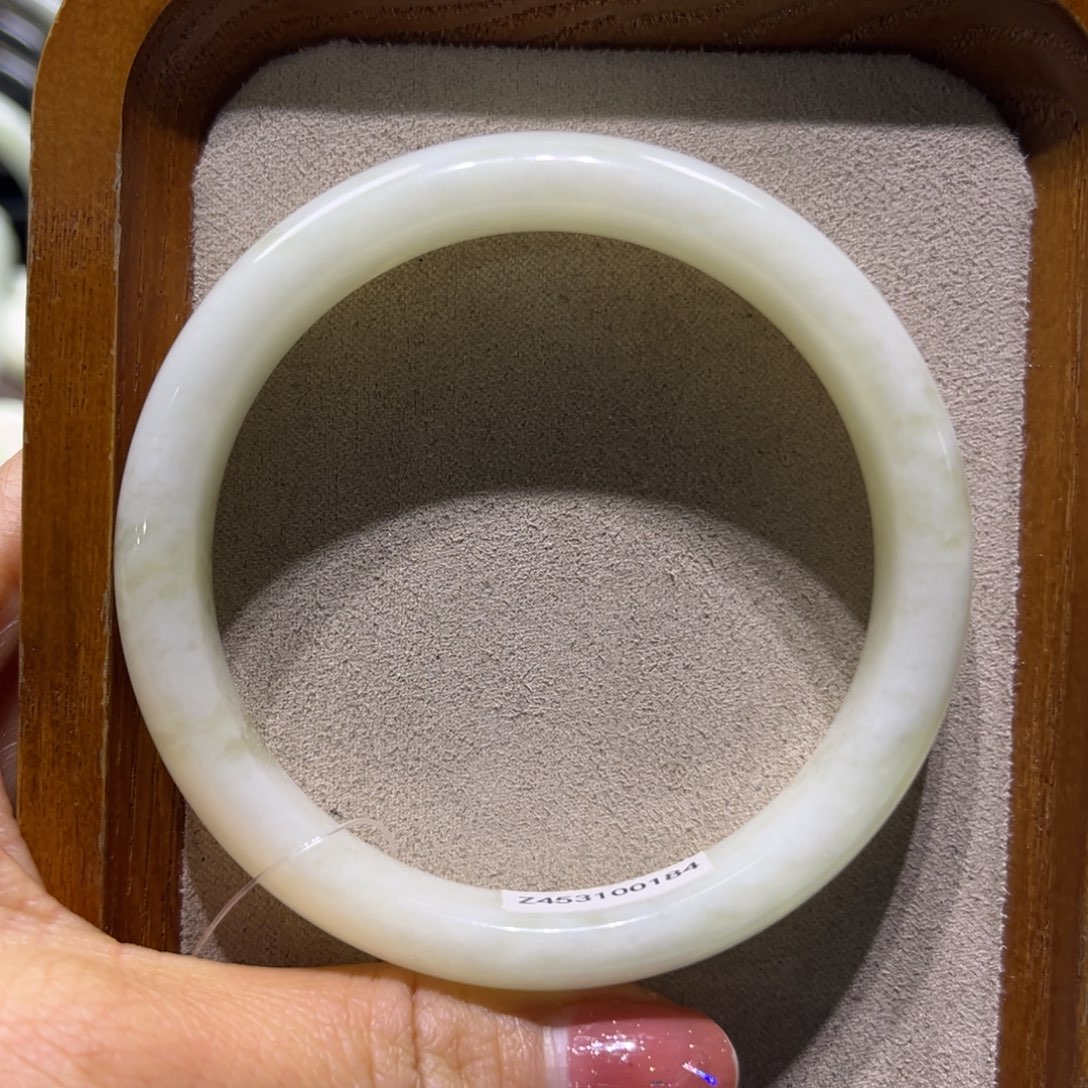 人***人蓝田玉（蛇纹石化大理石玉）未镶嵌手镯