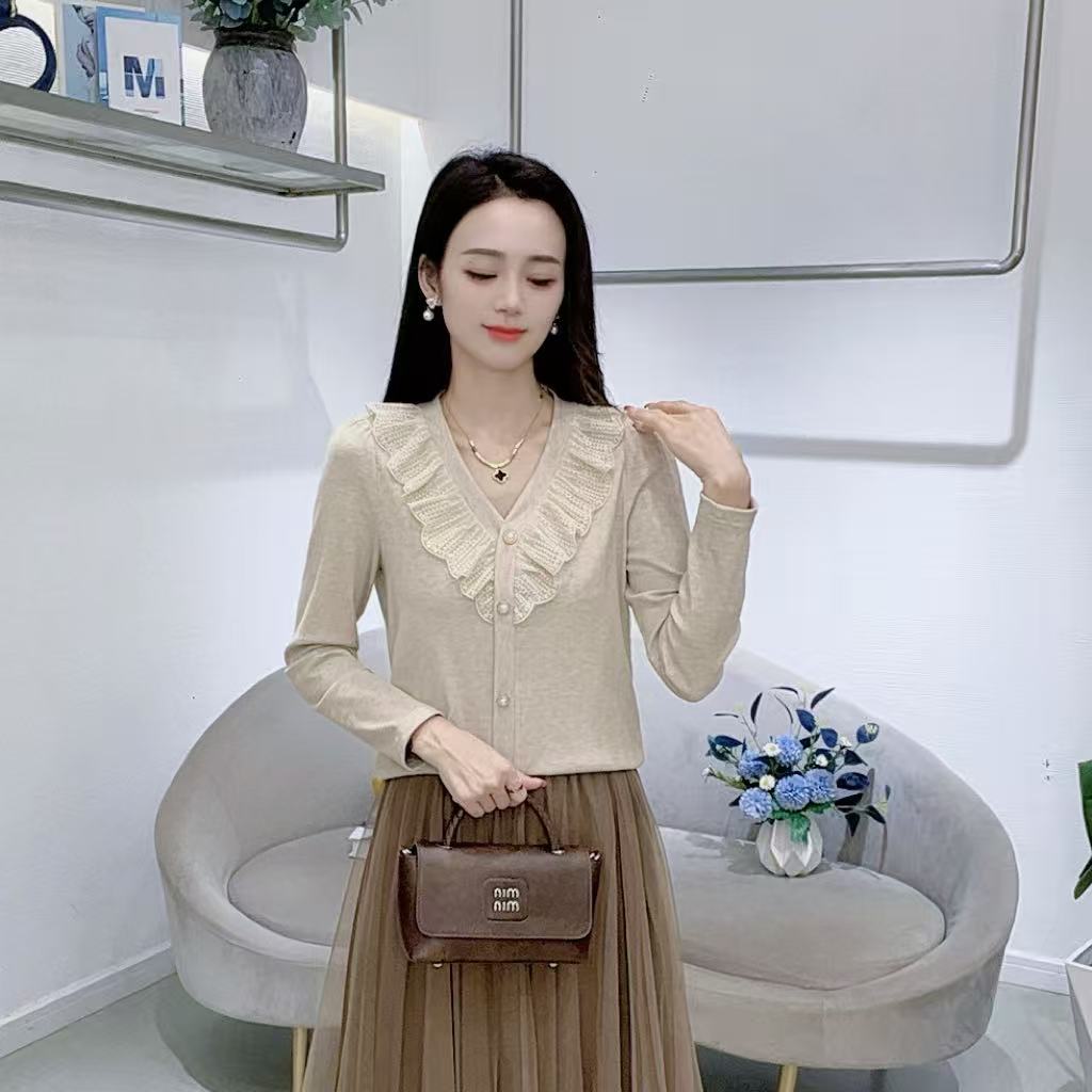 A8861时尚设计感V领长袖T恤女秋季新款减龄修身显瘦洋气上衣