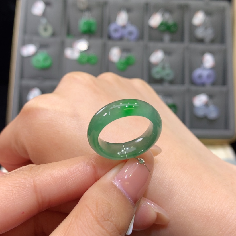 【闪购商品】翡翠戒指未镶嵌九*娘