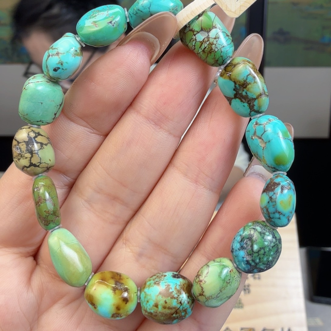 绿松石未镶嵌珠宝奇石