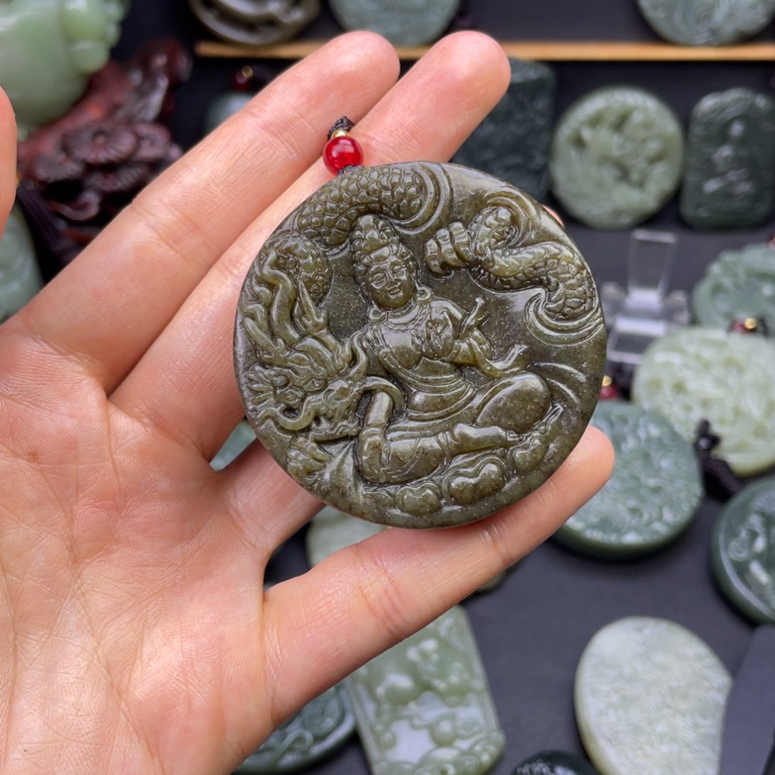 和田玉颈饰未镶嵌