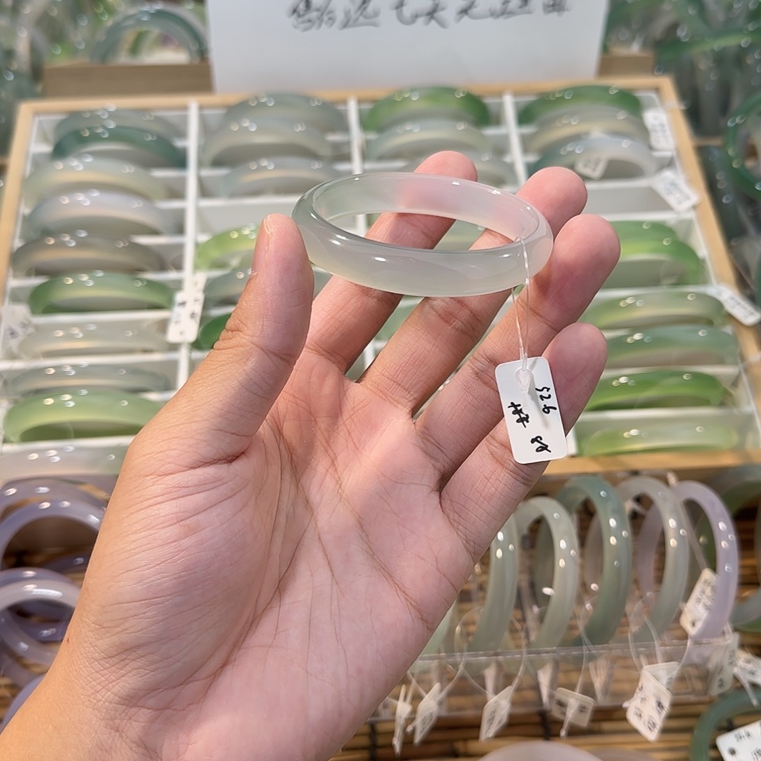 玛瑙/玉髓未镶嵌手镯圈口52.6