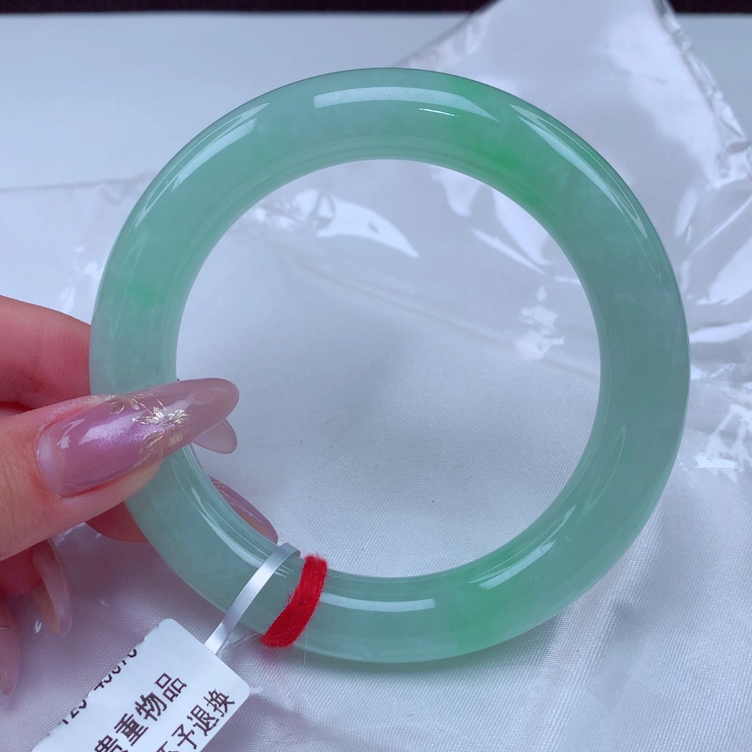 翡翠手镯未镶嵌翡翠57