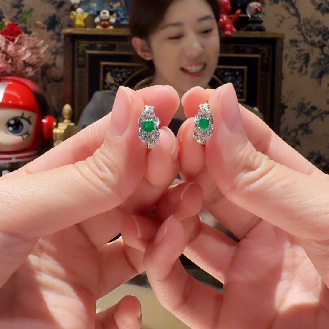 翡翠耳饰18K金镶嵌耳饰