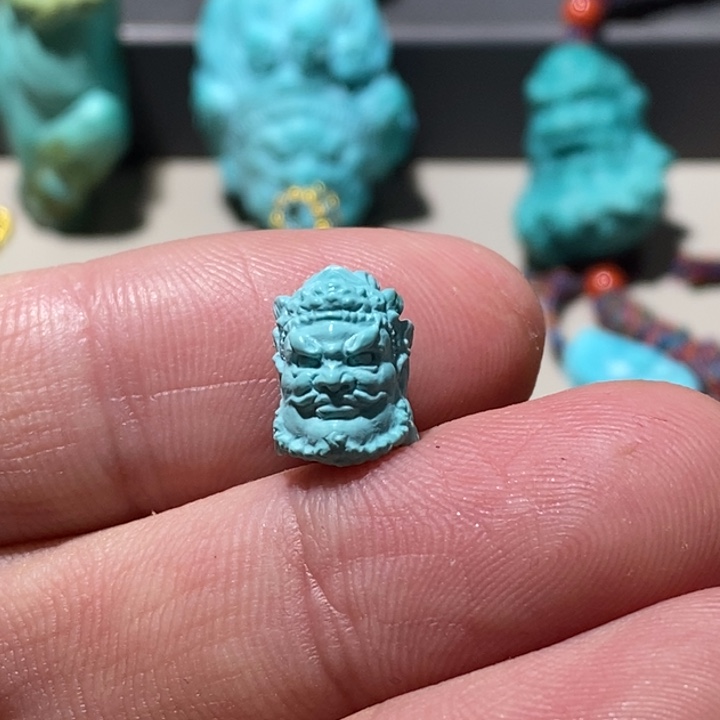 绿松石未镶嵌颈饰