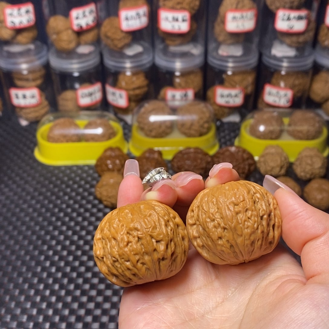 文玩核桃吊坠铁锤40