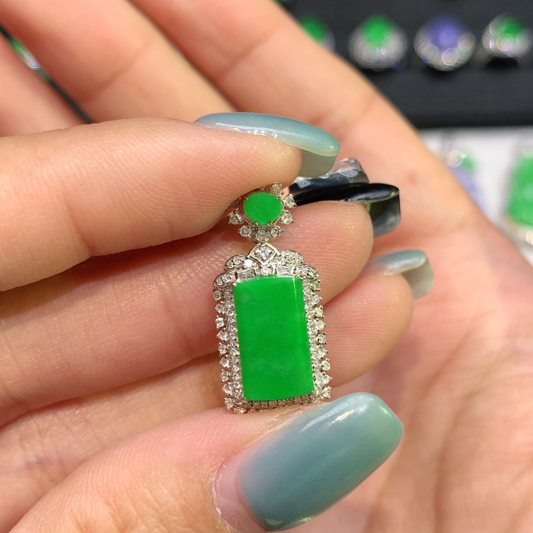 翡翠18K金镶嵌吊坠(不含链)