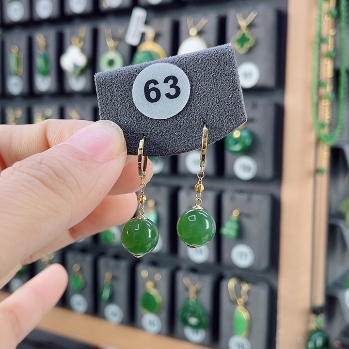 18K金镶嵌和田玉耳饰