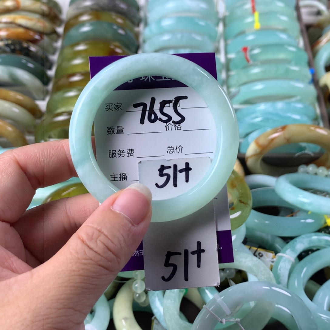 蛇纹石玉手镯未镶嵌7655