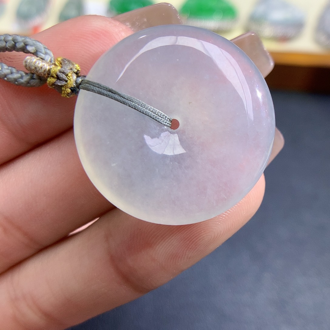 翡翠颈饰未镶嵌平安扣