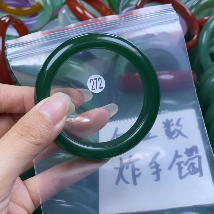 未镶嵌手镯石英质玉52