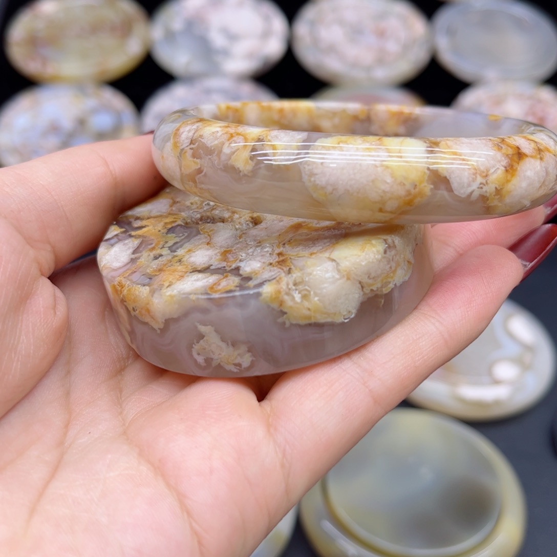 玛瑙/玉髓手镯未镶嵌6162