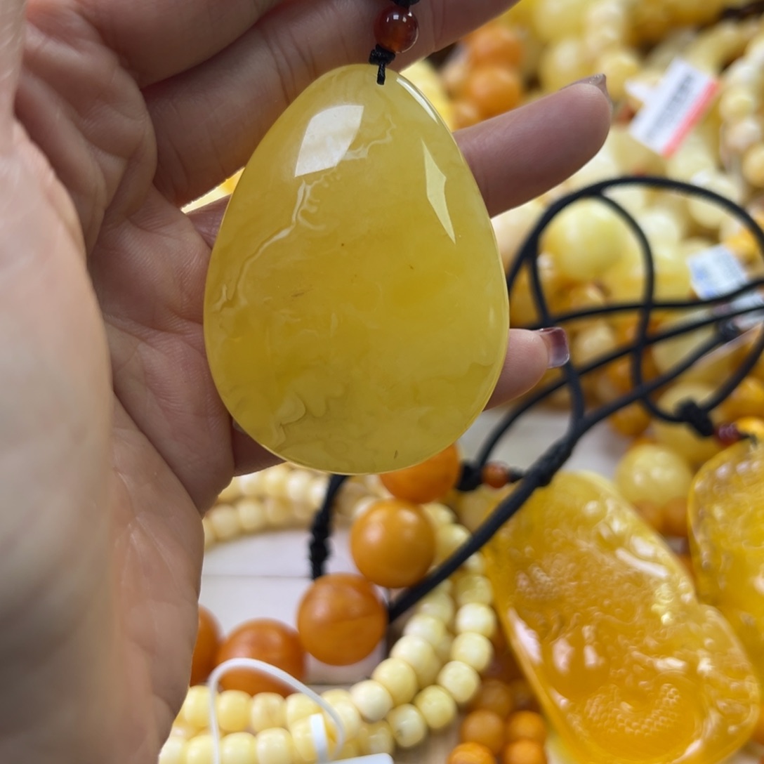 琥珀珠宝奇石未镶嵌