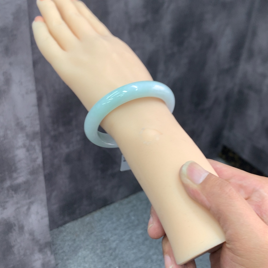 翡翠未镶嵌手镯未镶嵌翡翠