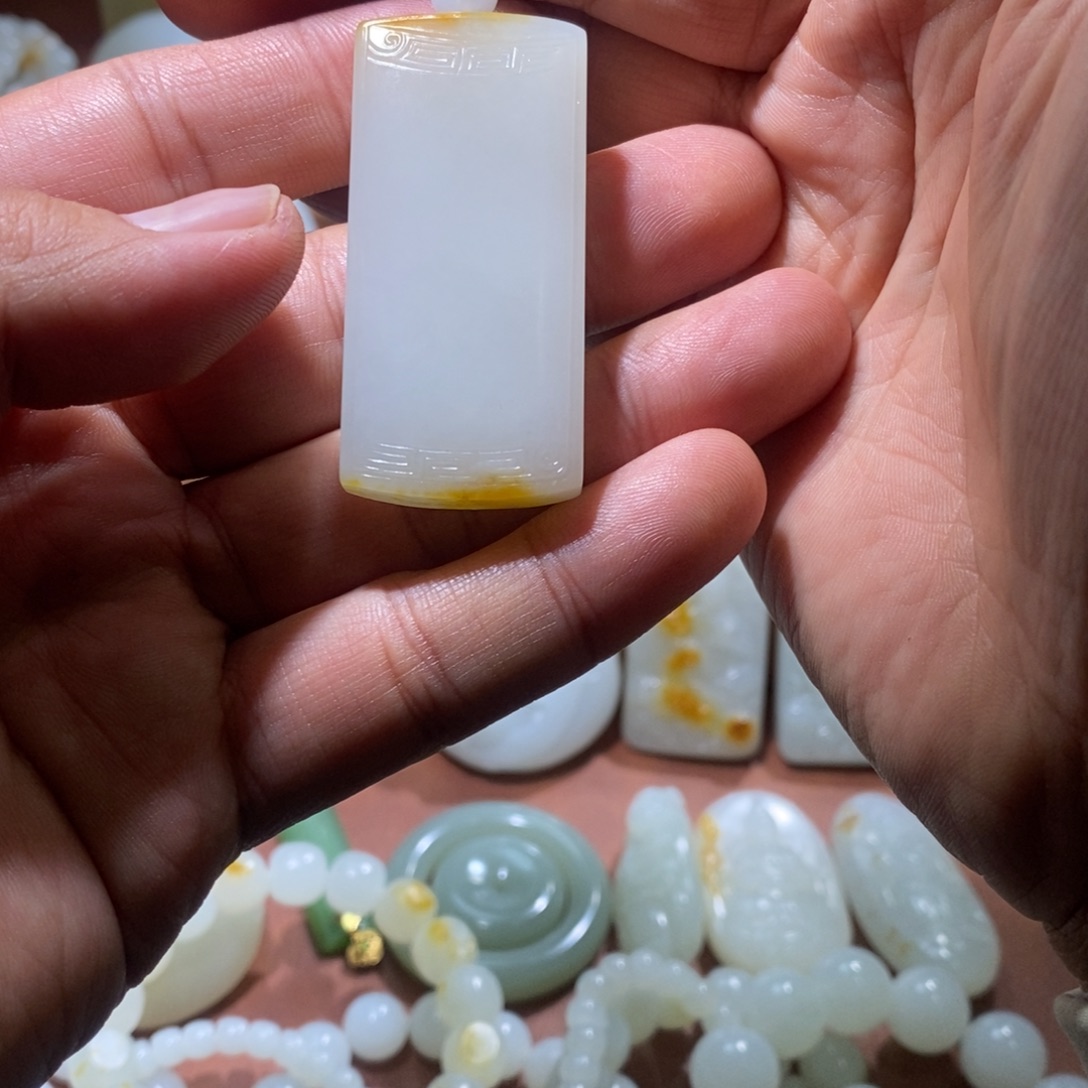 和田玉（糖玉）未镶嵌颈饰