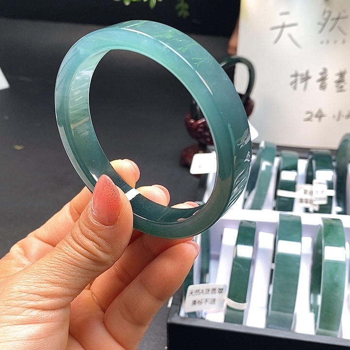翡翠手镯未镶嵌60尺寸